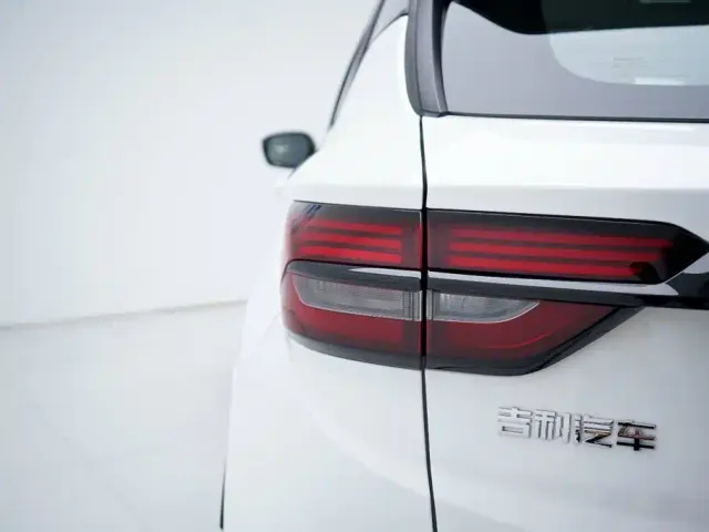 Geely Binyue — Фото автомобиля 14