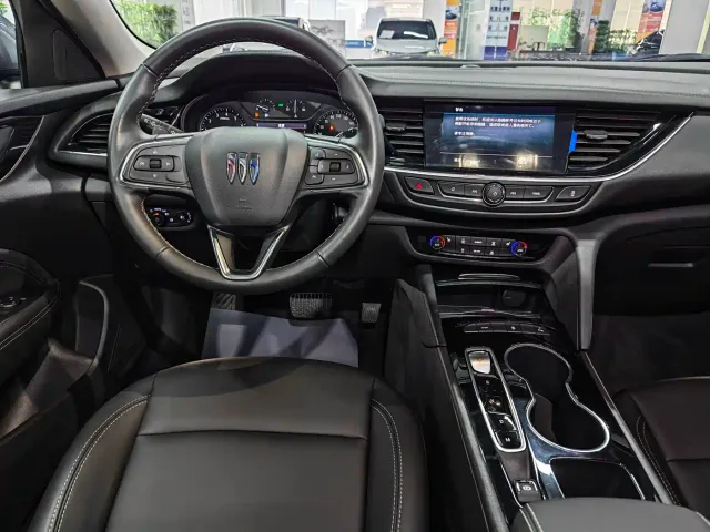 Buick Regal — Фото автомобиля 14