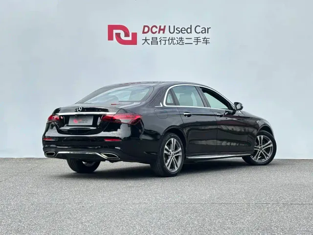 Mercedes-Benz E-Class — Фото автомобиля 5