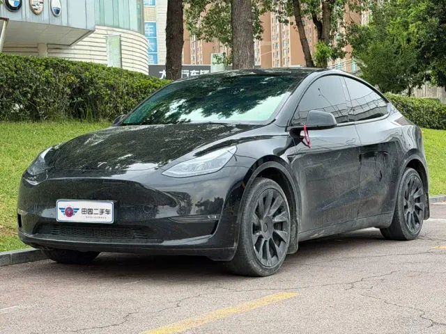 Фотография автомобиля — Tesla Model Y