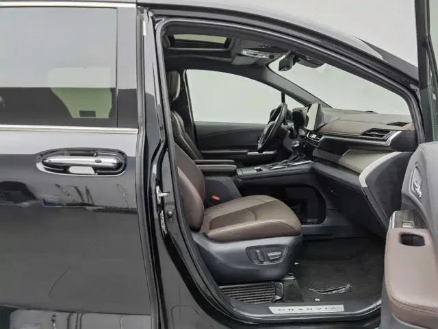 Toyota Granvia — Фото автомобиля 23
