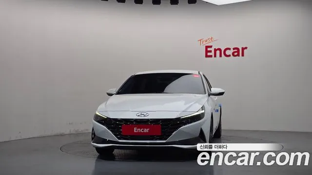 Hyundai Avante CN7 — Фото автомобиля 3