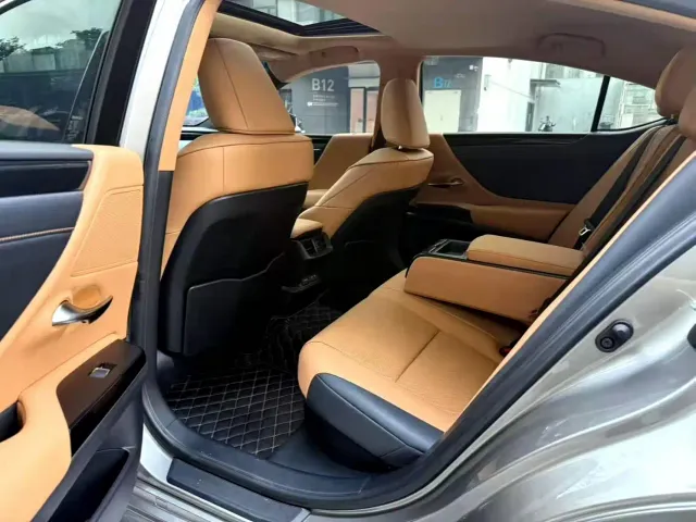 Lexus ES — Фото автомобиля 6