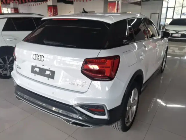 Audi Q2L — Фото автомобиля 6