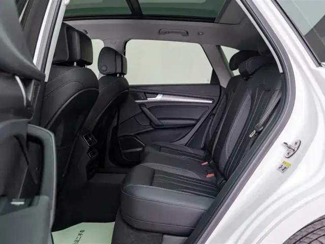 Audi Q5L — Фото автомобиля 12