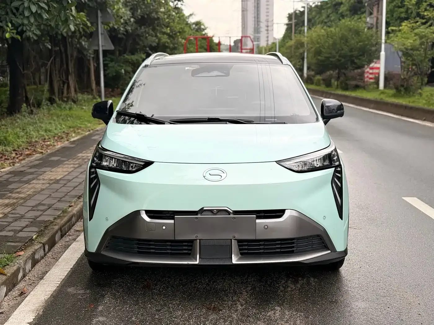 Aion AION Y 2022 80 Intelligent Driving Edition — Фото автомобиля 2