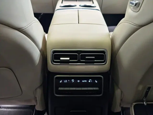 Li Auto L7 — Фото автомобиля 7