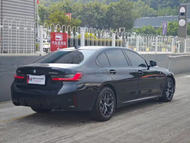 BMW 3 Series — Фото автомобиля 4