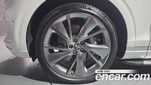 Genesis GV70 2.5T Бензин 2WD — Фото автомобиля 5