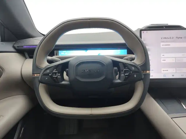 Lynk & Co Lynk & Co Z10 2025 71kWh 602km RWD Pro — Фото автомобиля 2