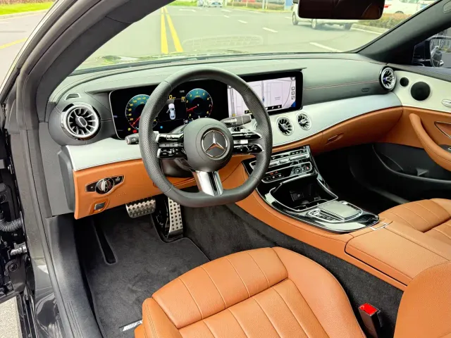 Mercedes-Benz E-Class — Фото автомобиля 4