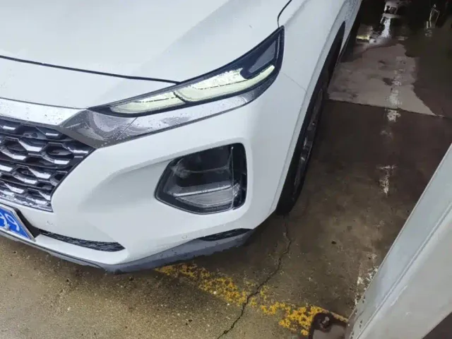 Hyundai Santa Fe — Фото автомобиля 23