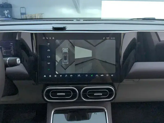 Leapmotor C11 — Фото автомобиля 13