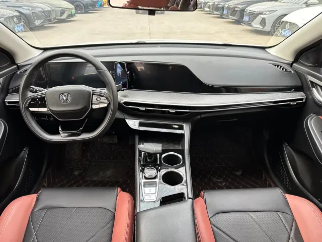 Changan Eado — Фото автомобиля 6