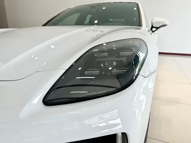 Porsche Panamera — Фото автомобиля 2