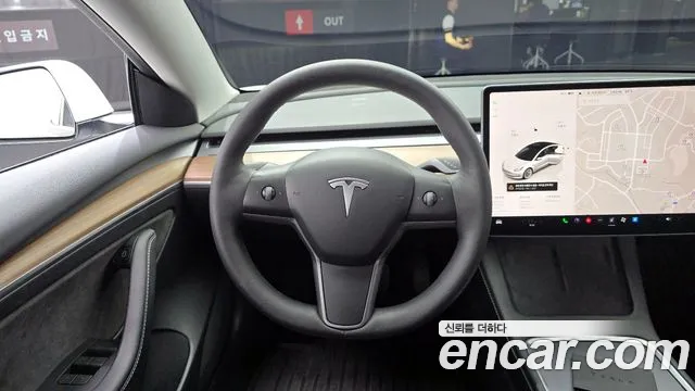 Tesla Model 3 — Фото автомобиля 13