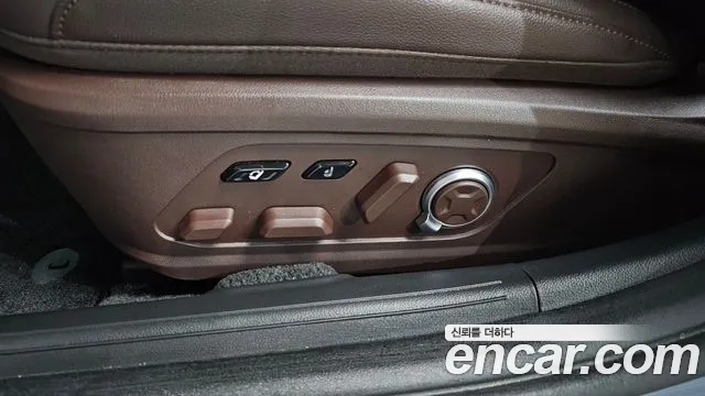 Hyundai Grandeur Grandeur (GN7) 3.5 Бензин 2WD — Фото автомобиля 26