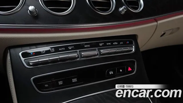 Mercedes-Benz E-Class — Фото автомобиля 16