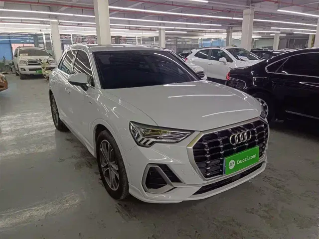 Audi Q3 — Фото автомобиля 3
