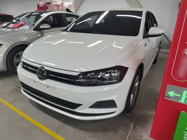 Фотография автомобиля — Volkswagen Polo