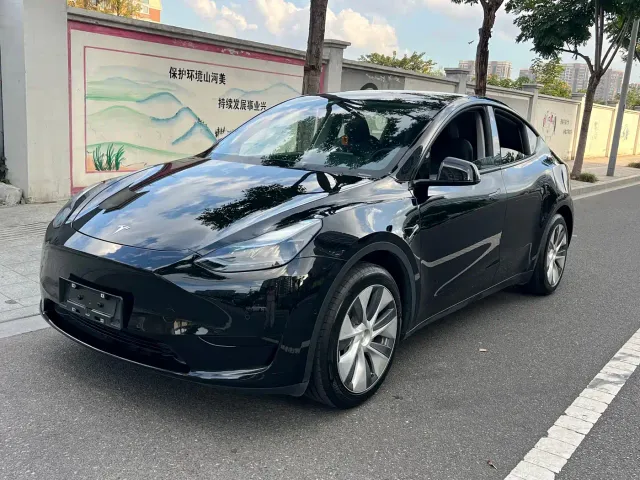 Фотография автомобиля — Tesla Model Y
