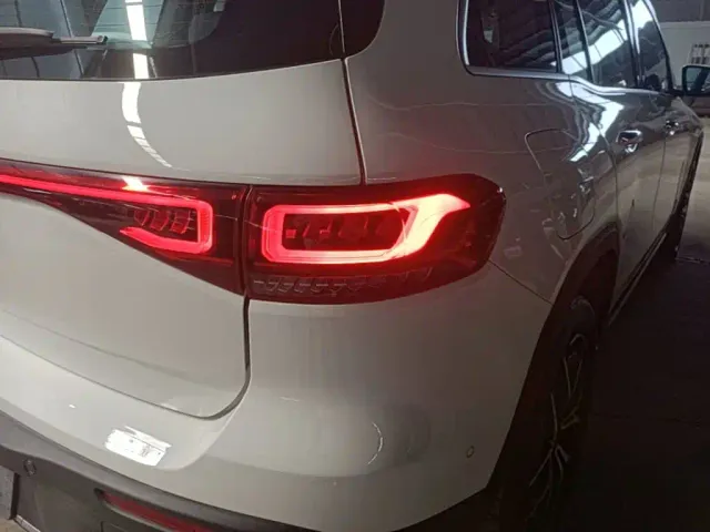 Mercedes-Benz EQB — Фото автомобиля 7