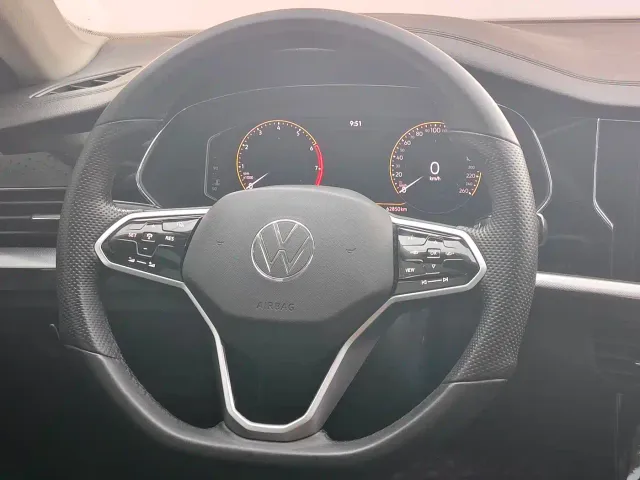 Volkswagen Passat — Фото автомобиля 8