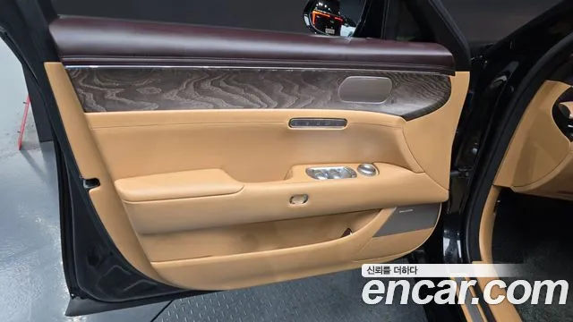 Genesis G90 Бензин 3.5 турбо AWD — Фото автомобиля 21