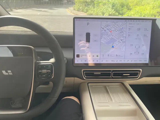 Li Auto MEGA — Фото автомобиля 9