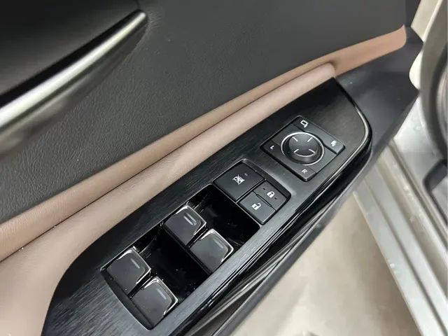 Lexus ES — Фото автомобиля 7
