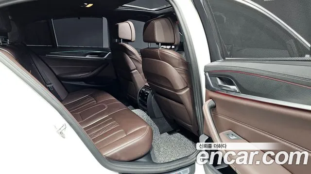 BMW 5-Series 5 серия (G30) 523d xDrive M Sport — Фото автомобиля 12