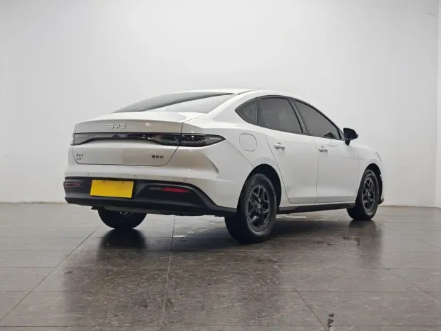 BYD Seal 05 DM-i — Фото автомобиля 3