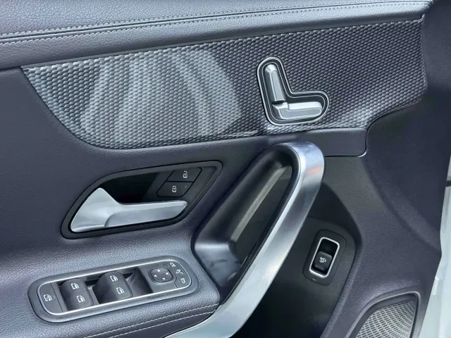 Mercedes-Benz A-Class — Фото автомобиля 6