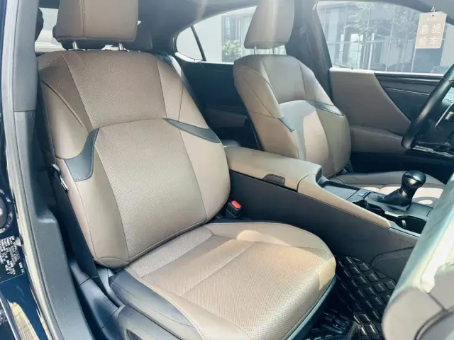 Lexus ES — Фото автомобиля 7