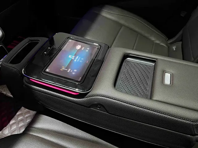 Mercedes-Benz GLS-Class — Фото автомобиля 25