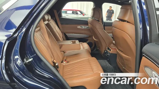 Genesis GV70 2.5T Бензин AWD — Фото автомобиля 9