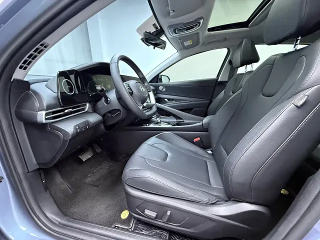 Hyundai Elantra — Фото автомобиля 6