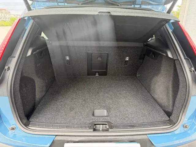 Volvo XC40 — Фото автомобиля 22