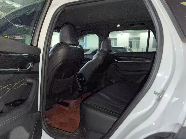 Geely Xingyue L — Фото автомобиля 6