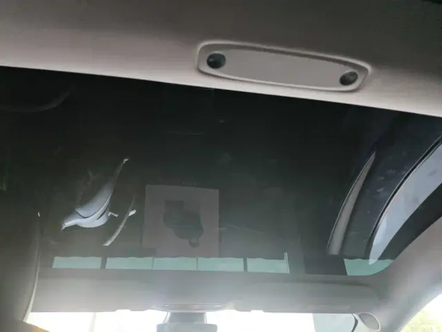 Tesla Model 3 — Фото автомобиля 17