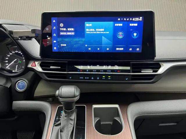 Toyota Granvia — Фото автомобиля 6