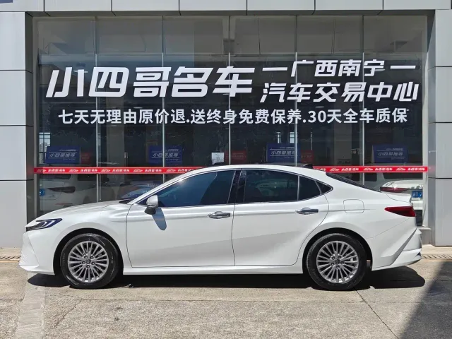 Toyota Camry — Фото автомобиля 5