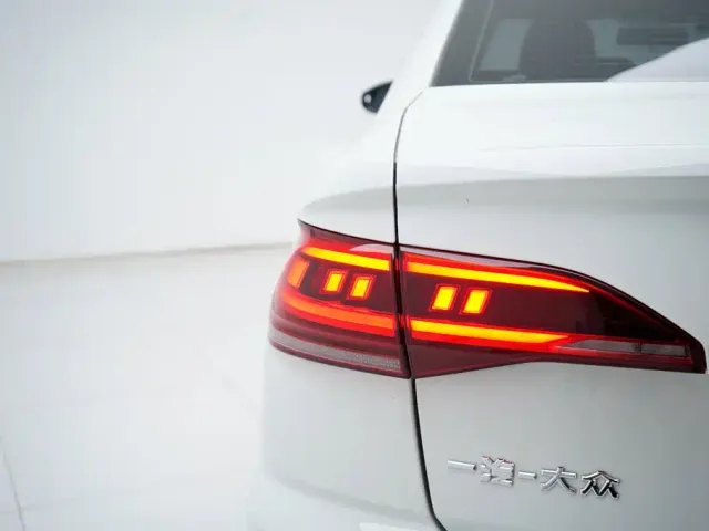 Volkswagen Bora — Фото автомобиля 12