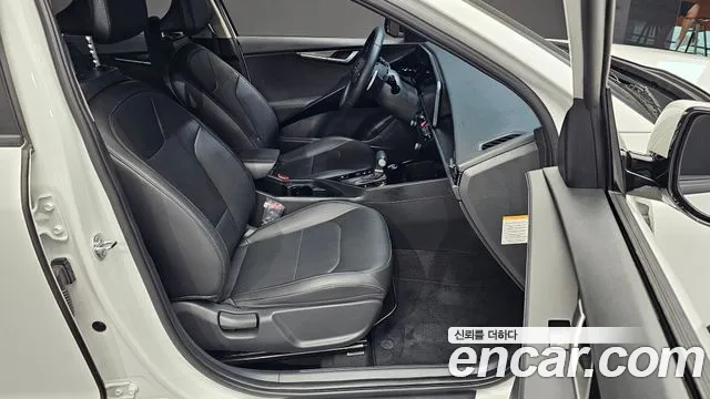 Kia Niro The All New Niro Trendy — Фото автомобиля 26