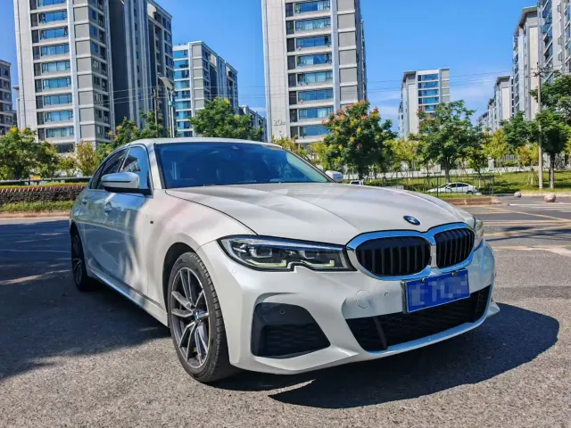 Фотография автомобиля — BMW 3 Series