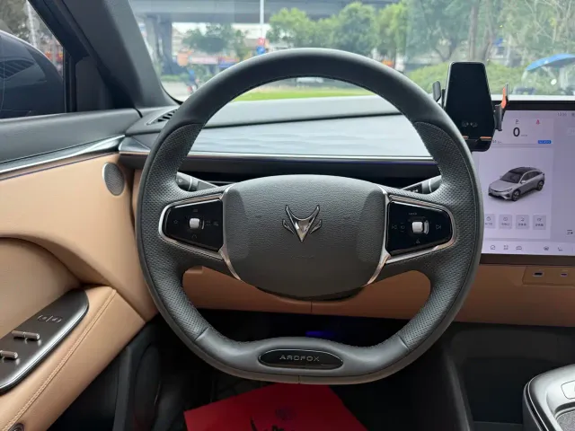 Arcfox Alpha T5 — Фото автомобиля 7