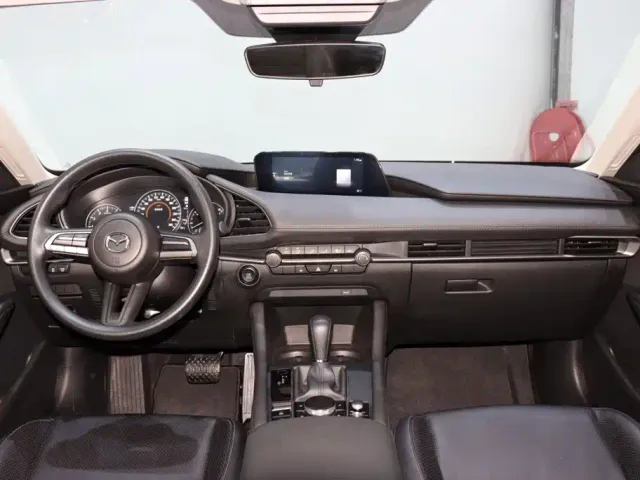 Mazda Axela — Фото автомобиля 12