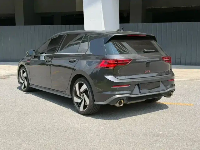 Volkswagen Golf GTI — Фото автомобиля 5