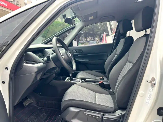 Honda Fit — Фото автомобиля 3