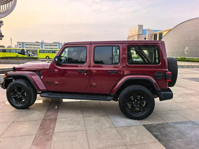Jeep Wrangler — Фото автомобиля 4